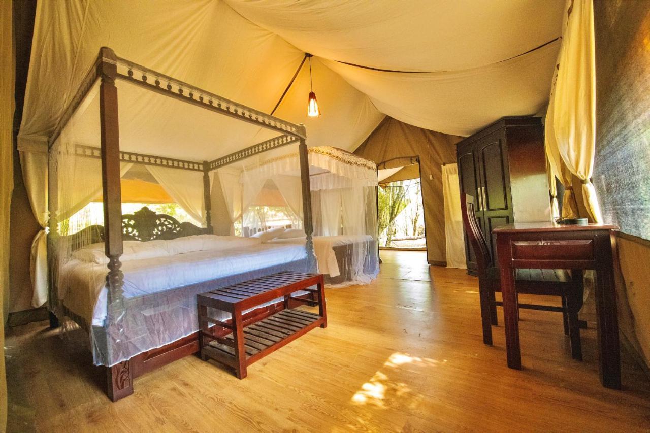 Отель Lorian Safari Camp Limited Narok Экстерьер фото